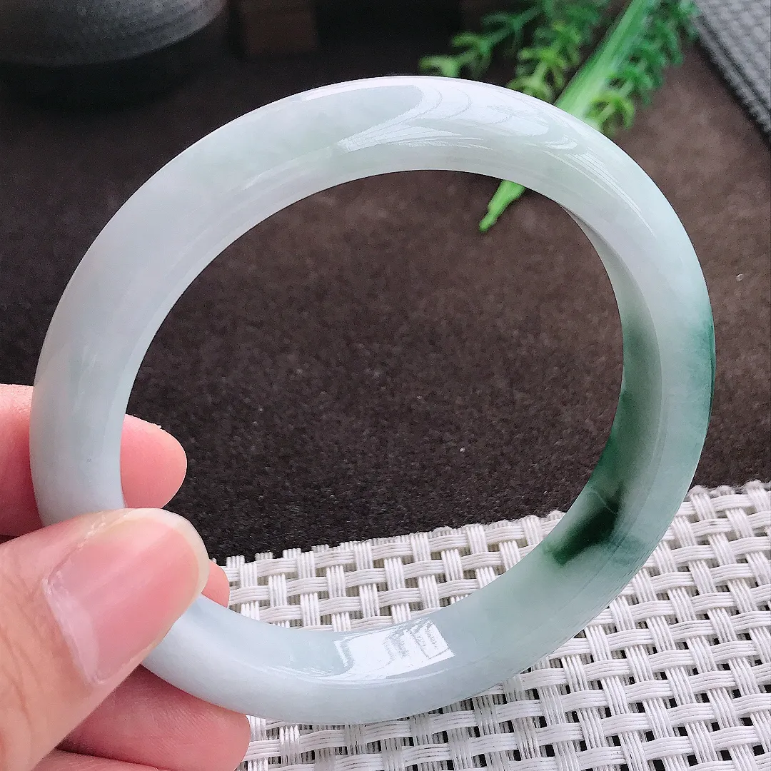 天然a货翡翠62/11.5/8.9老坑精美温润飘花大圈口手镯宽边翡翠玉手镯