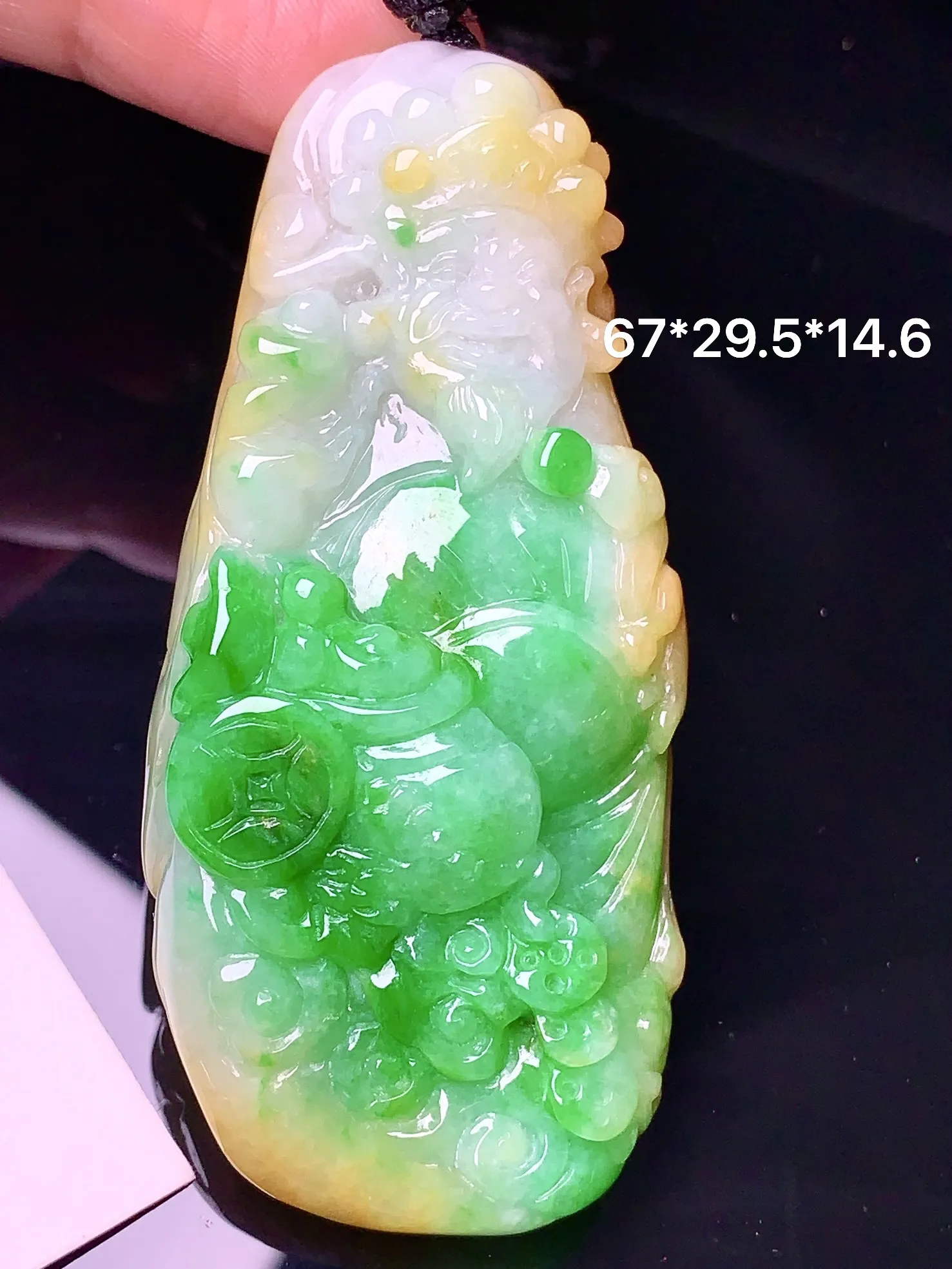 飘黄绿财神吊坠 玉质细腻 色泽清新艳丽 整体尺寸67*29.5*14.6