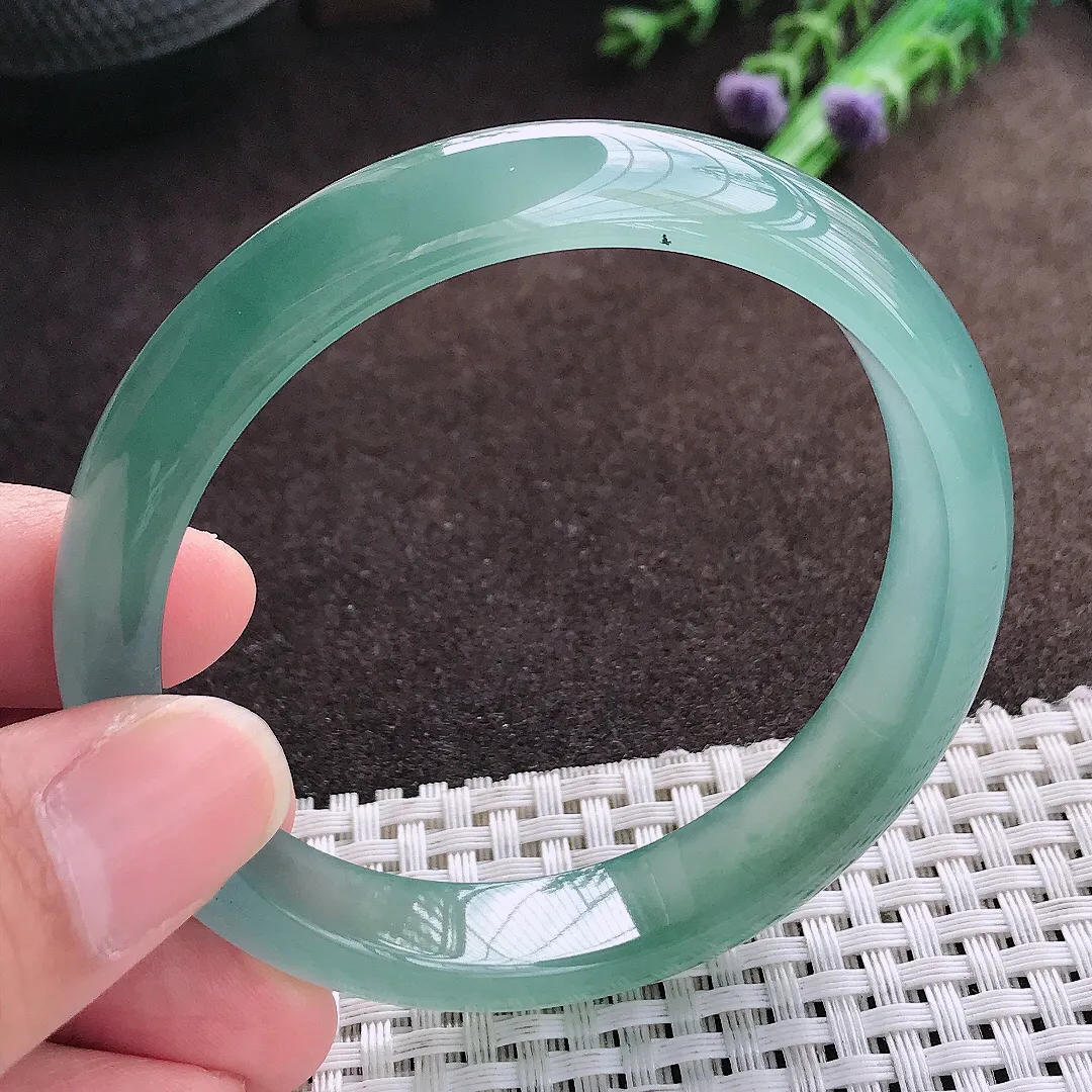 天然a货翡翠58/12/7.2老坑冰胶果冻满色天空蓝手镯宽边翡翠玉手镯