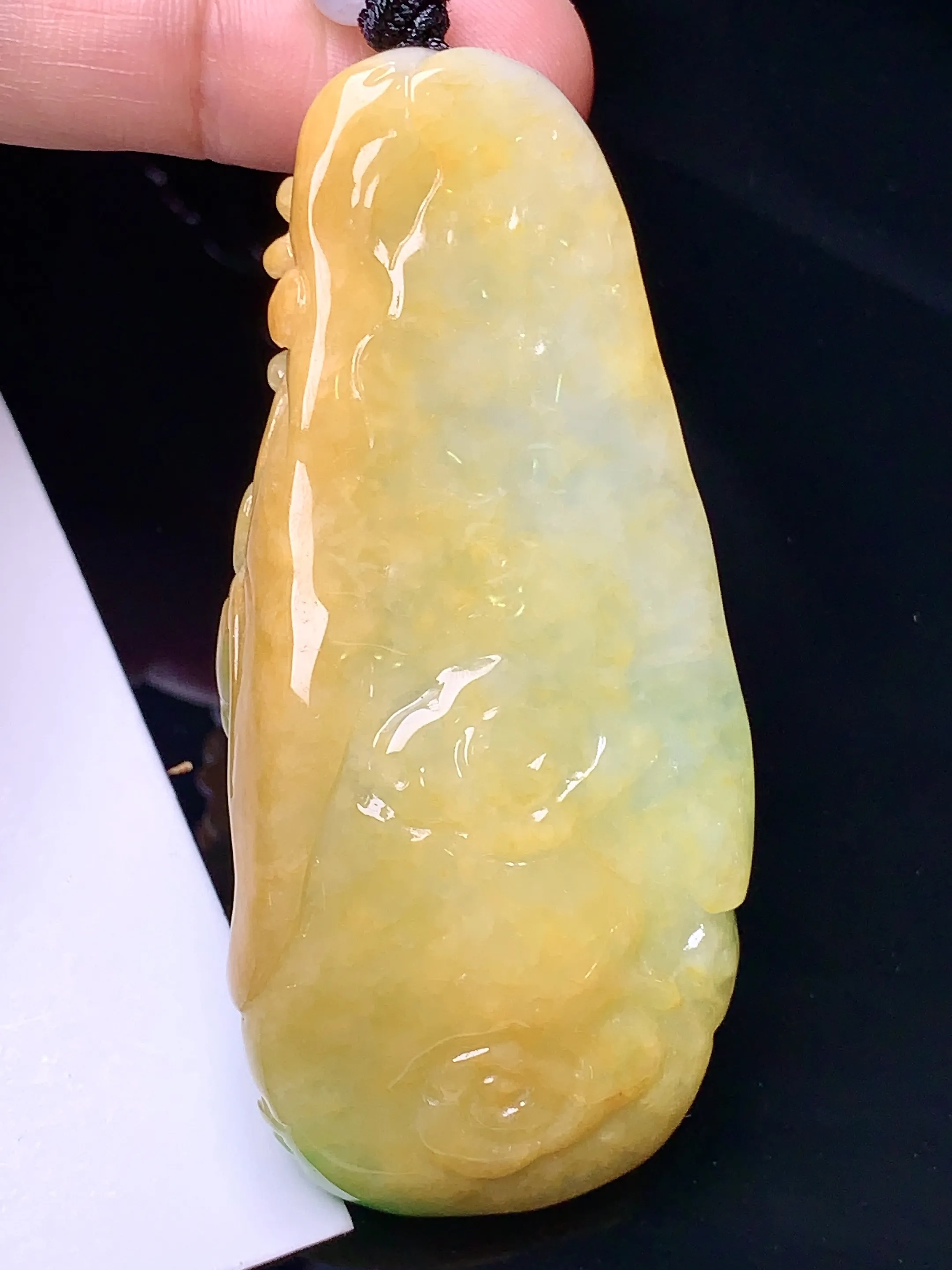 飘黄绿财神吊坠 玉质细腻 色泽清新艳丽 整体尺寸67*29.5*14.6