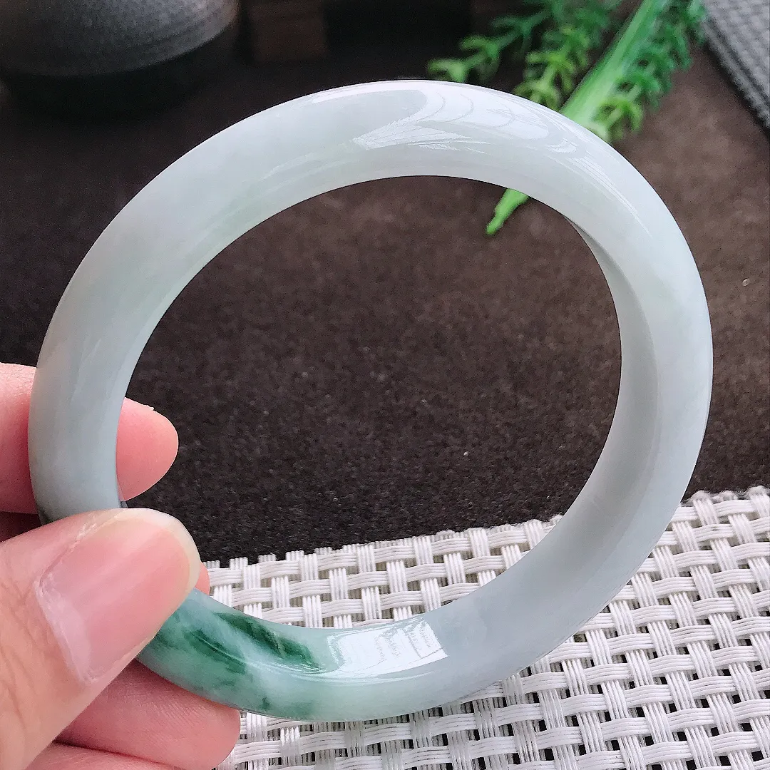 天然a货翡翠62/11.5/8.9老坑精美温润飘花大圈口手镯宽边翡翠玉手镯