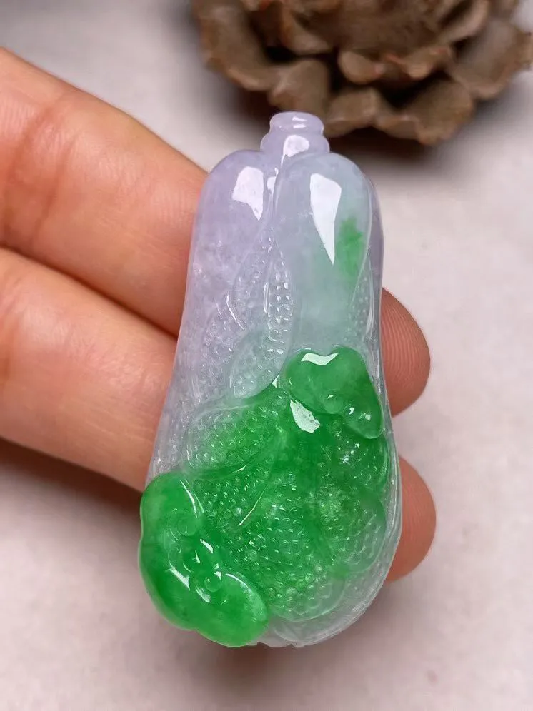 冰糯种阳绿【百财聚来】吊坠，种水好，玉质细腻 ，卖相好.