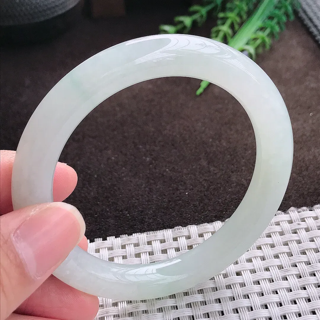 天然a货翡翠56/9.5老坑冰胶水灵冰晴底圆条手镯翡翠玉手镯