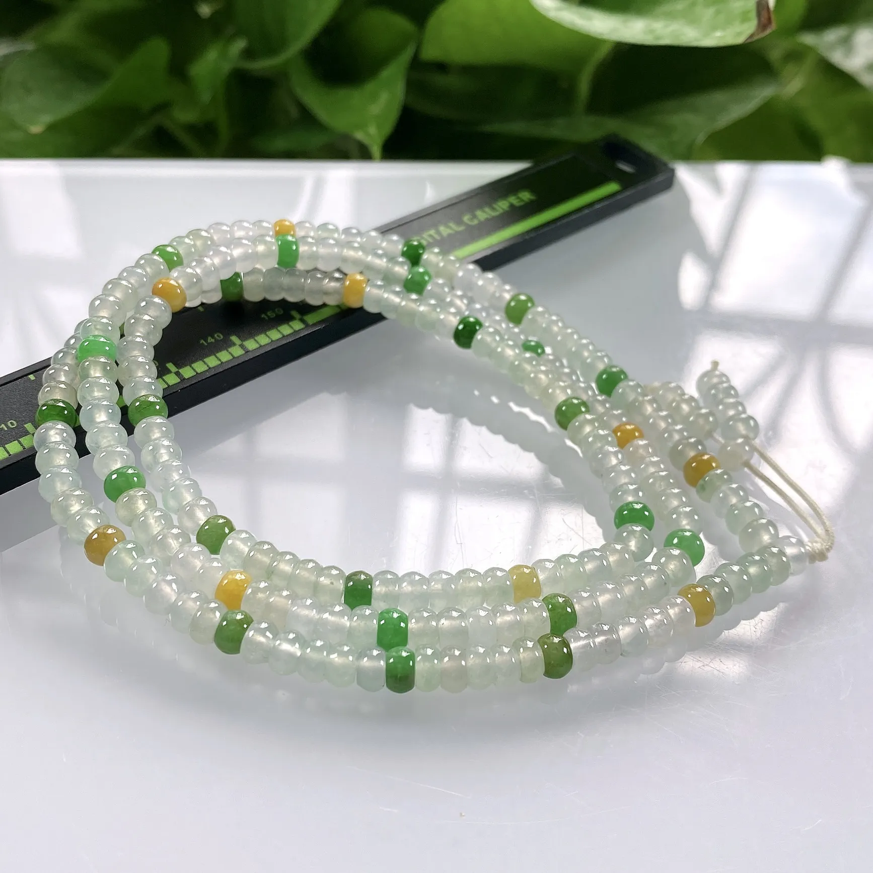 缅甸天然翡翠A货，高冰起光三彩算盘珠项链手链，尺寸：5/3.2mm，长度710mm，重量：33.49g