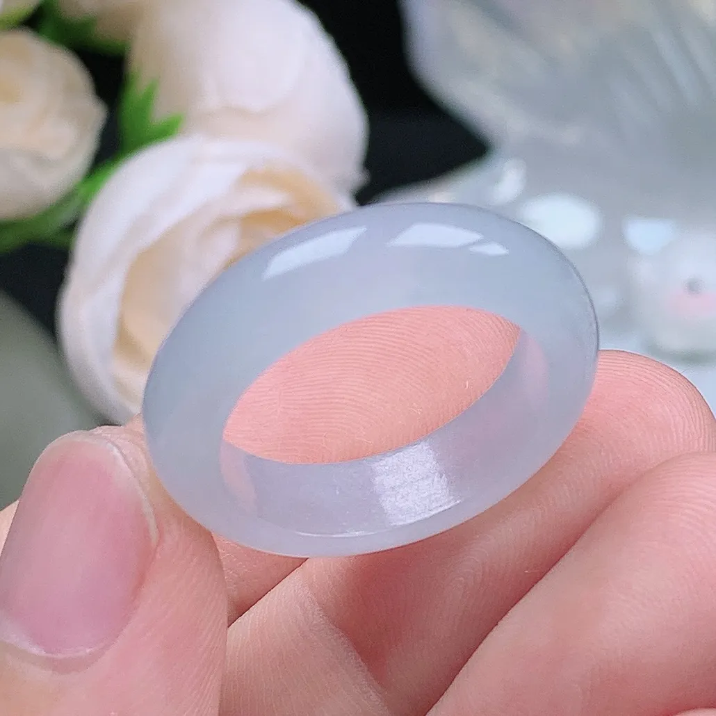 缅甸翡翠老坑种翡翠水润起胶白月光戒指玉指环  水润通透 尺寸：19.6-6.2-3.9mm 21-22号圈口4S