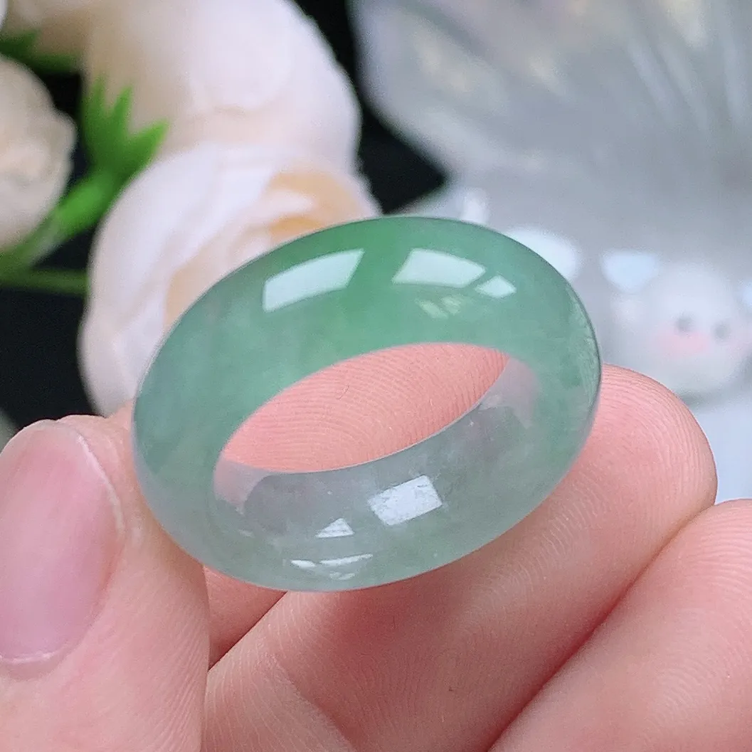 缅甸翡翠老坑种水润起胶轮胎飘绿戒指玉指环  水润通透 尺寸：17.2-7.8-4.2mm 14-15号圈口3S