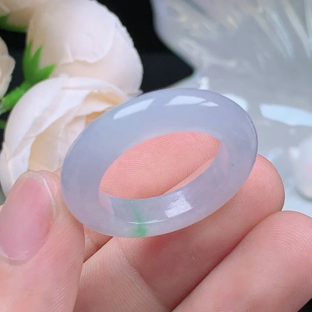 缅甸翡翠老坑种翡翠淡春彩飘绿戒指玉指环  水润通透 尺寸：19.8-5.6-5mm 22号圈口4S