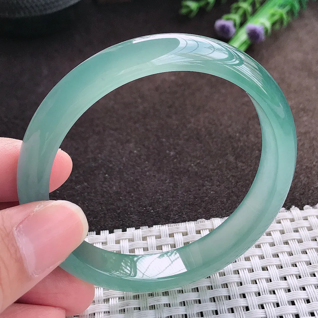 天然a货翡翠58/12/7.2老坑冰胶果冻满色天空蓝手镯宽边翡翠玉手镯