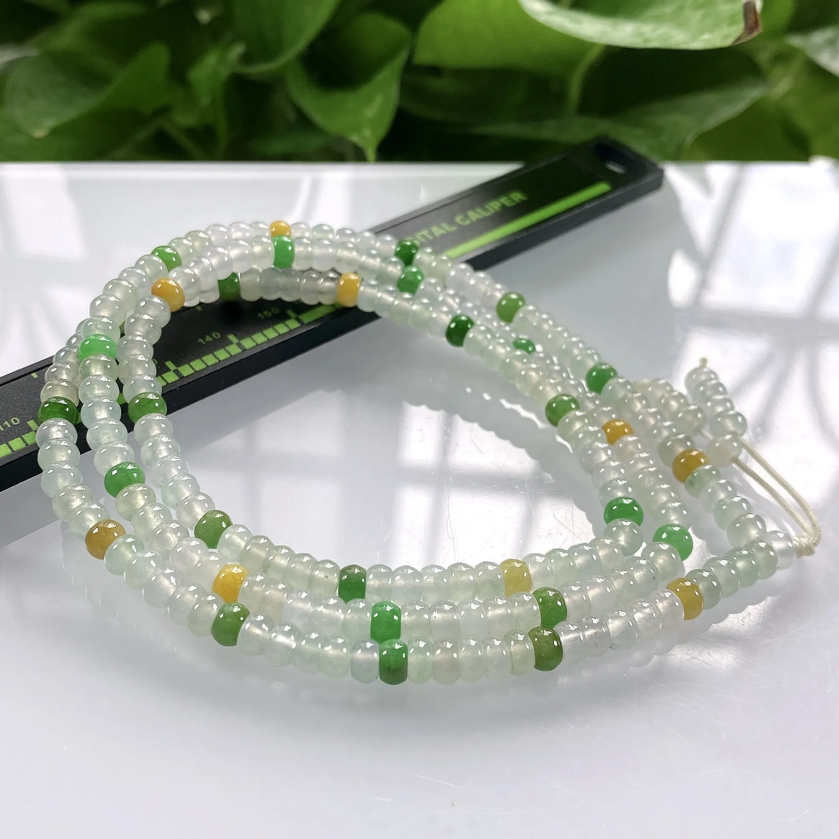 缅甸天然翡翠A货，高冰起光三彩算盘珠项链手链，尺寸：5/3.2mm，长度710mm，重量：33.49