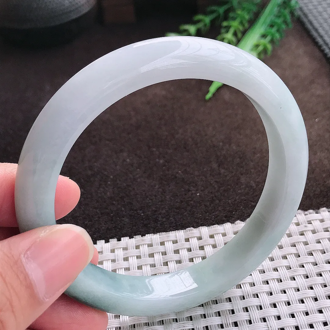 天然a货翡翠62/11.5/8.9老坑精美温润飘花大圈口手镯宽边翡翠玉手镯