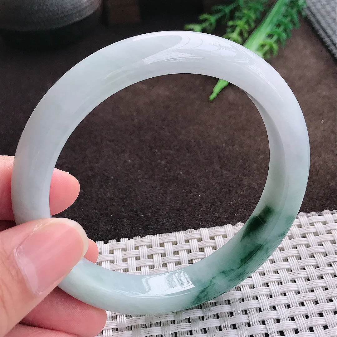 天然a货翡翠62/11.5/8.9老坑精美温润飘花大圈口手镯宽边翡翠玉手镯