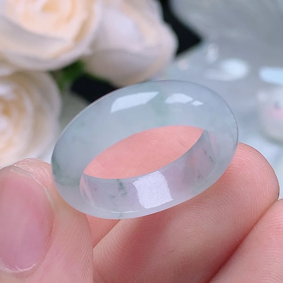 缅甸翡翠老坑种水润起胶飘花戒指玉指环  水润通透 尺寸：17.9-6-3.2mm 16号圈口3S