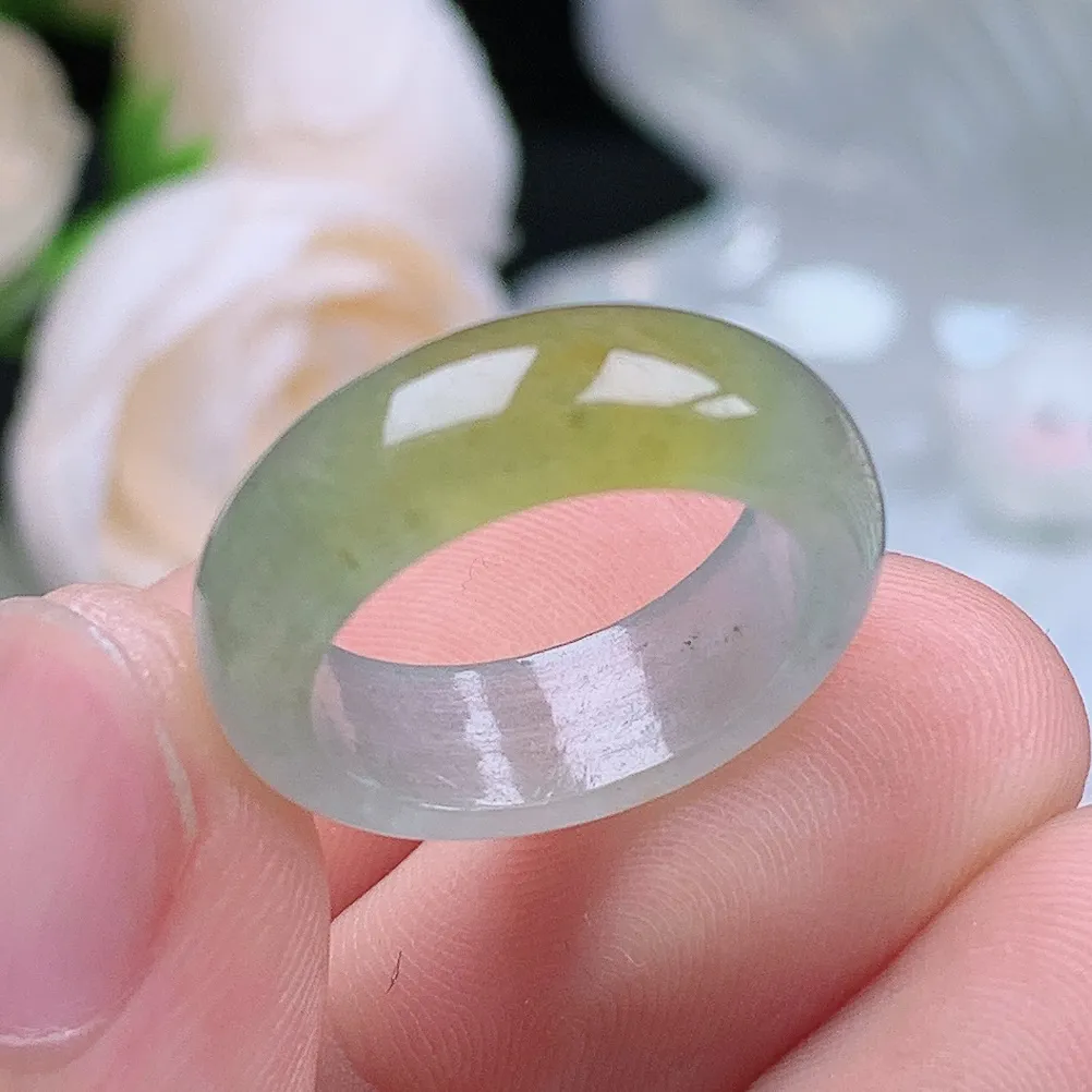 缅甸翡翠老坑冰种翡翠水润起胶飘黄翡小圈口戒指玉指环  水润通透 尺寸：15.7-6.2-3.1mm 10号圈口4S