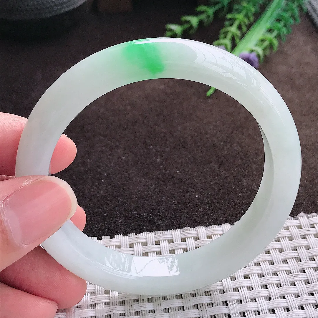 天然a货翡翠57.5/1.3/8.3老坑精美飘阳绿手镯宽边翡翠玉手镯