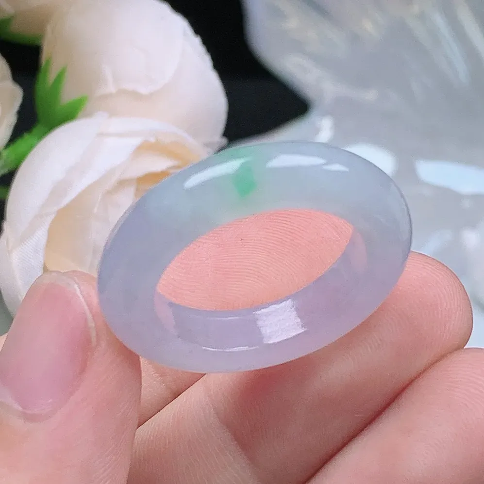 缅甸翡翠老坑种翡翠淡春彩飘绿戒指玉指环  水润通透 尺寸：19.8-5.6-5mm 22号圈口4S