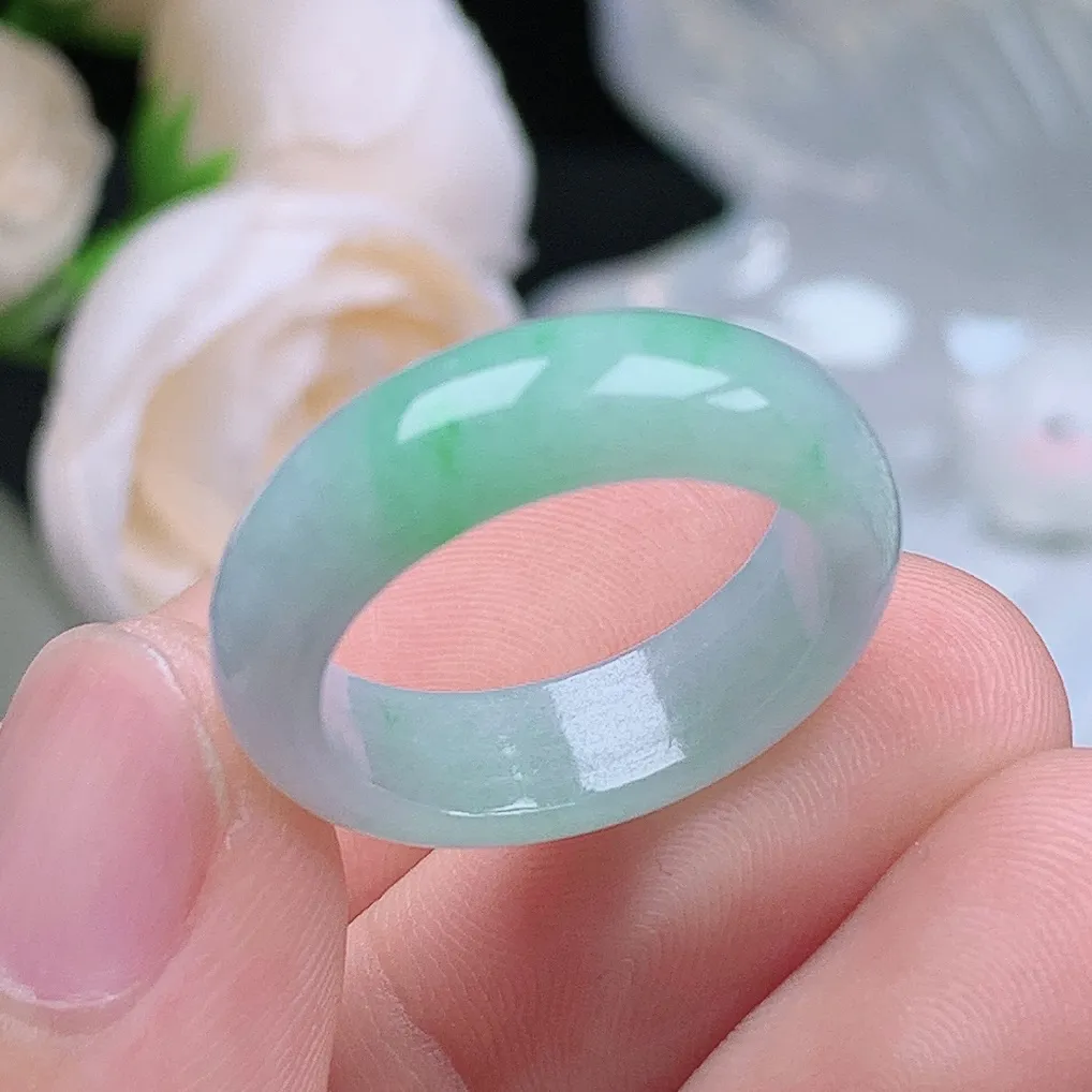 缅甸翡翠老坑种翡翠水润飘绿戒指玉指环  水润通透 尺寸：17.8-6.2-3.3mm 16号圈口4S