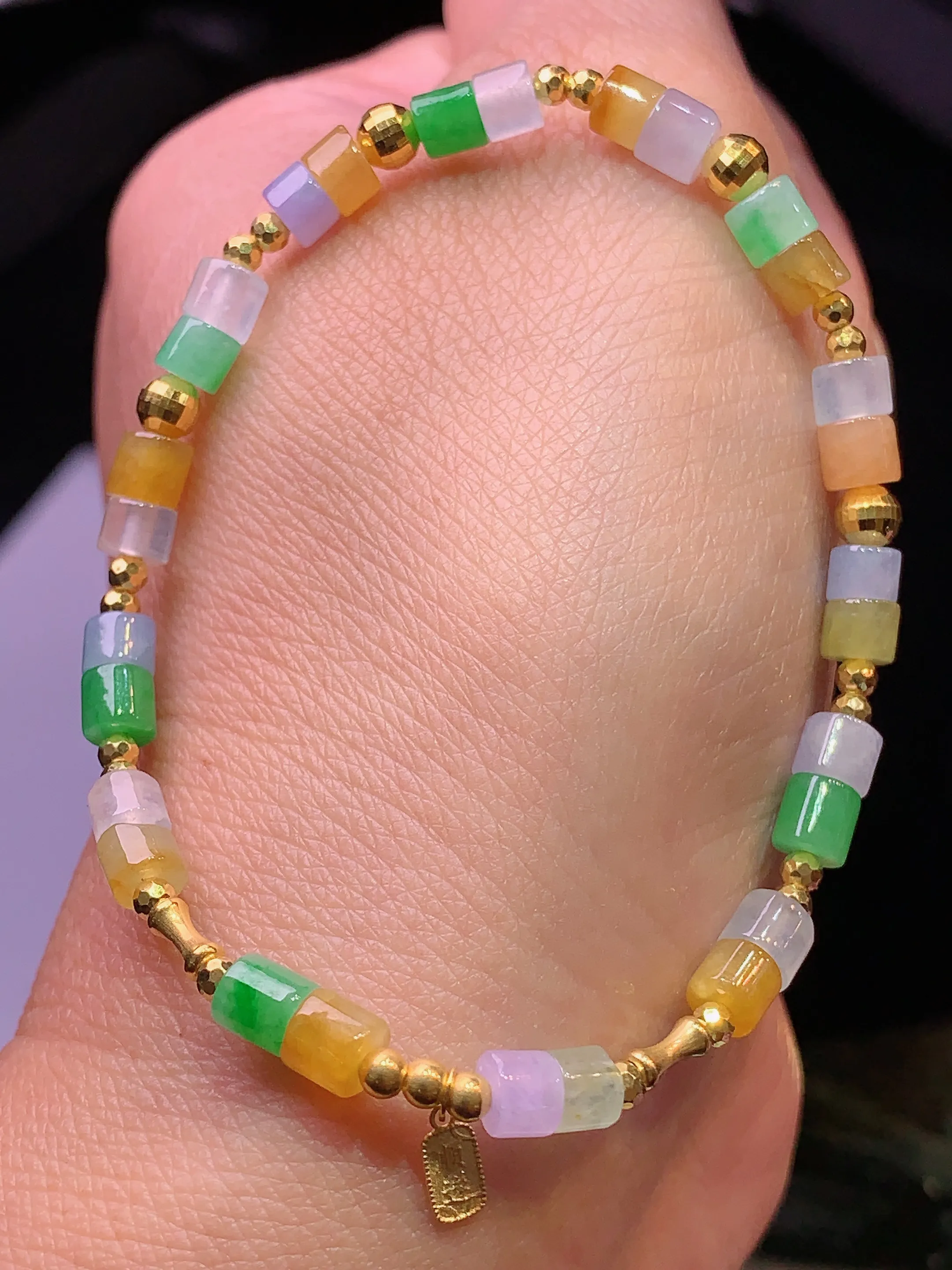 18k金镶嵌三彩路路通手链 玉质细腻 色泽清新艳丽 整体尺寸4.5*3.5