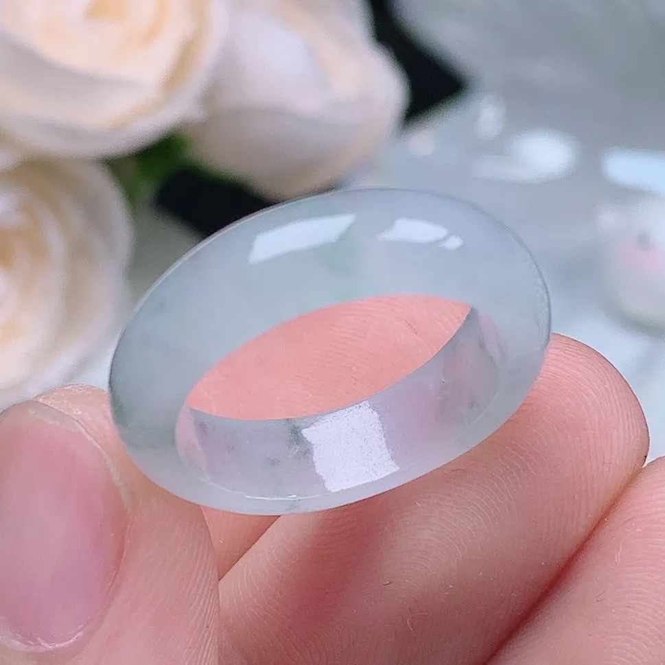 缅甸翡翠老坑种水润起胶飘花戒指玉指环  水润通透 尺寸：17.9-6-3.2mm 16号圈口3S