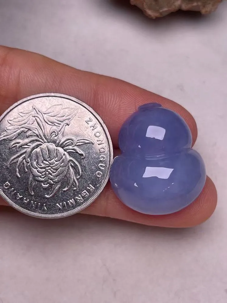 冰糯种紫罗兰【葫芦】吊坠，种水好，玉质细腻 ，卖相好