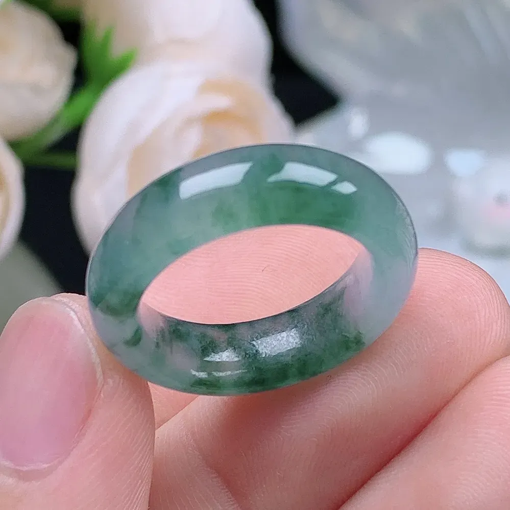 缅甸翡翠老坑冰种水润起胶飘花戒指玉指环  水润通透 尺寸：17.2-6.6-4mm 15号圈口3S