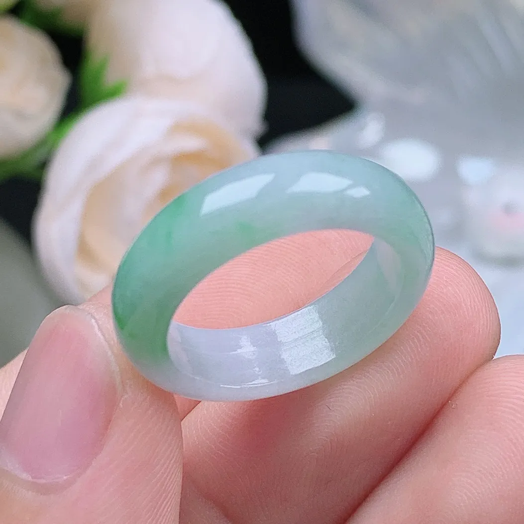 缅甸翡翠老坑种翡翠水润飘绿戒指玉指环  水润通透 尺寸：17.8-6.2-3.3mm 16号圈口4S