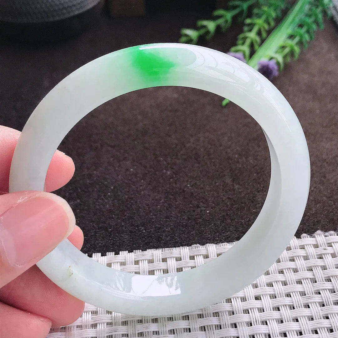 天然a货翡翠57.5/1.3/8.3老坑精美飘阳绿手镯宽边翡翠玉手镯