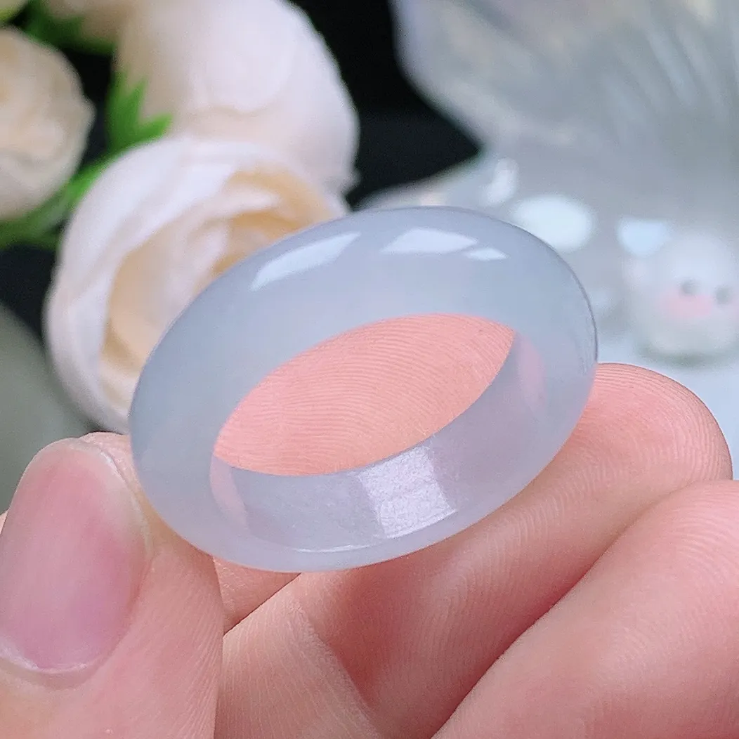 缅甸翡翠老坑种翡翠水润起胶白月光戒指玉指环  水润通透 尺寸：19.6-6.2-3.9mm 21-22号圈口4S