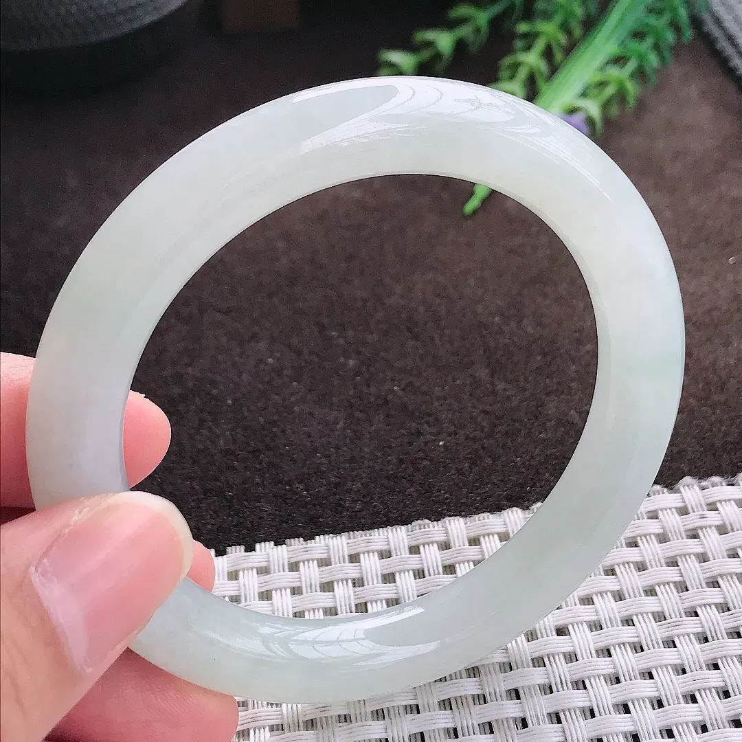 天然a货翡翠56/9.5老坑冰胶水灵冰晴底圆条手镯翡翠玉手镯