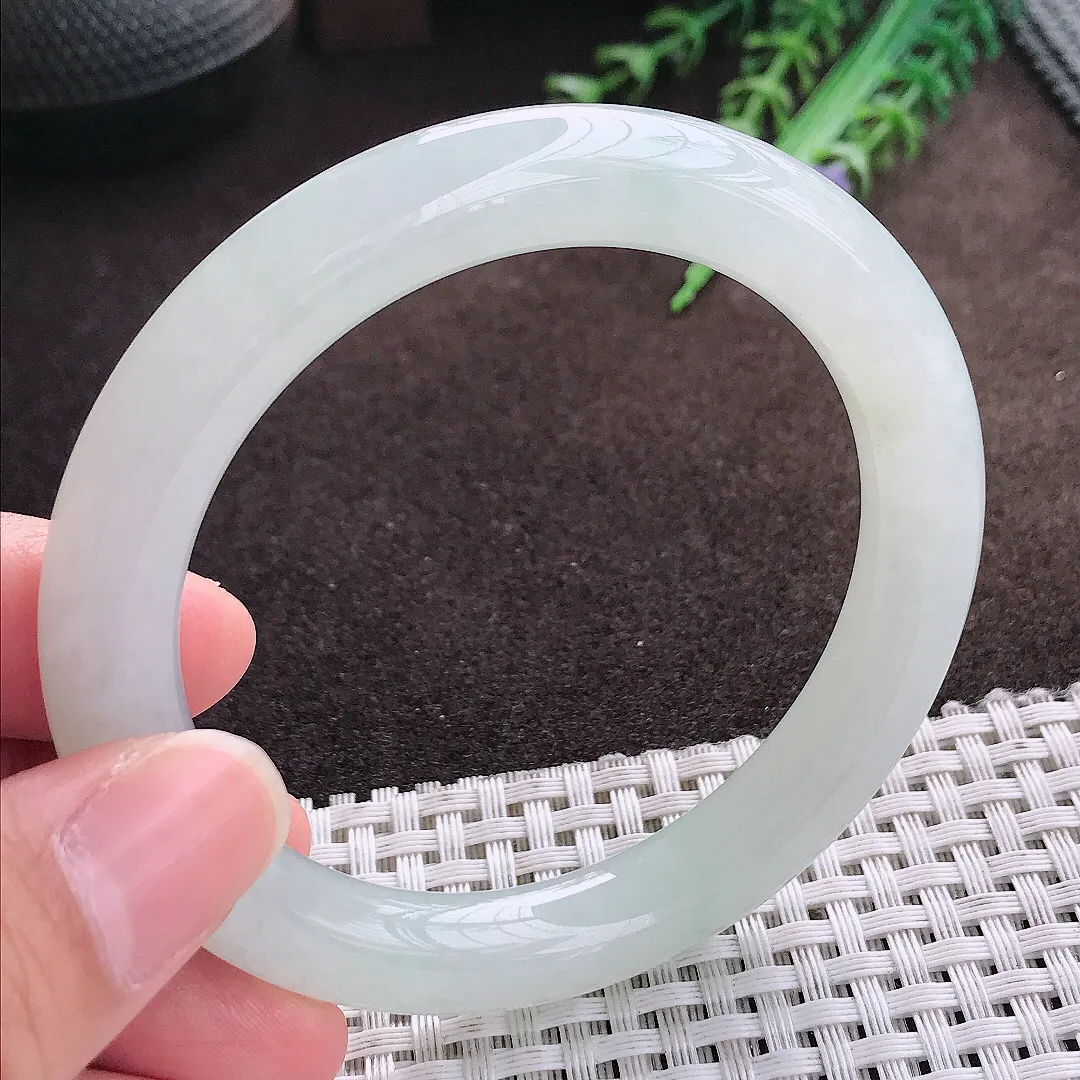 天然a货翡翠56/9.5老坑冰胶水灵冰晴底圆条手镯翡翠玉手镯