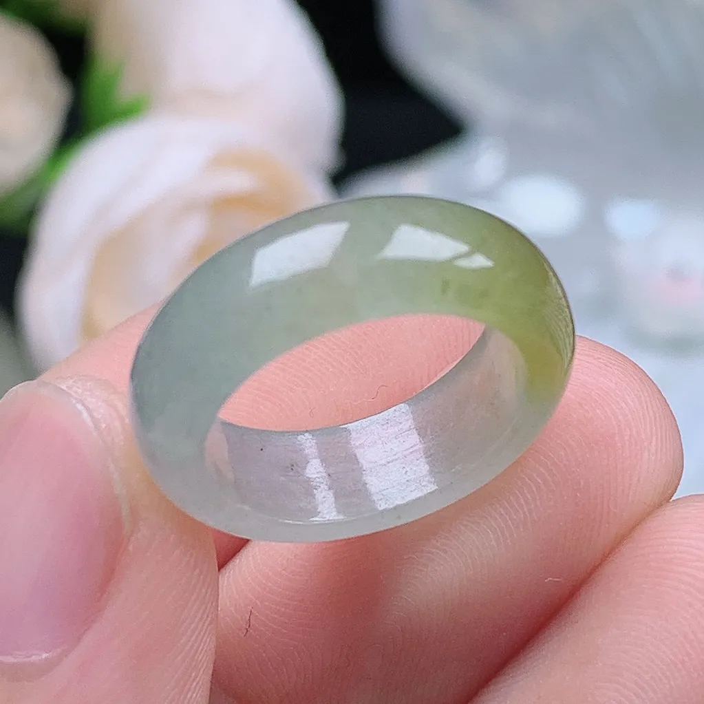 缅甸翡翠老坑冰种翡翠水润起胶飘黄翡小圈口戒指玉指环  水润通透 尺寸：15.7-6.2-3.1mm 10号圈口4S