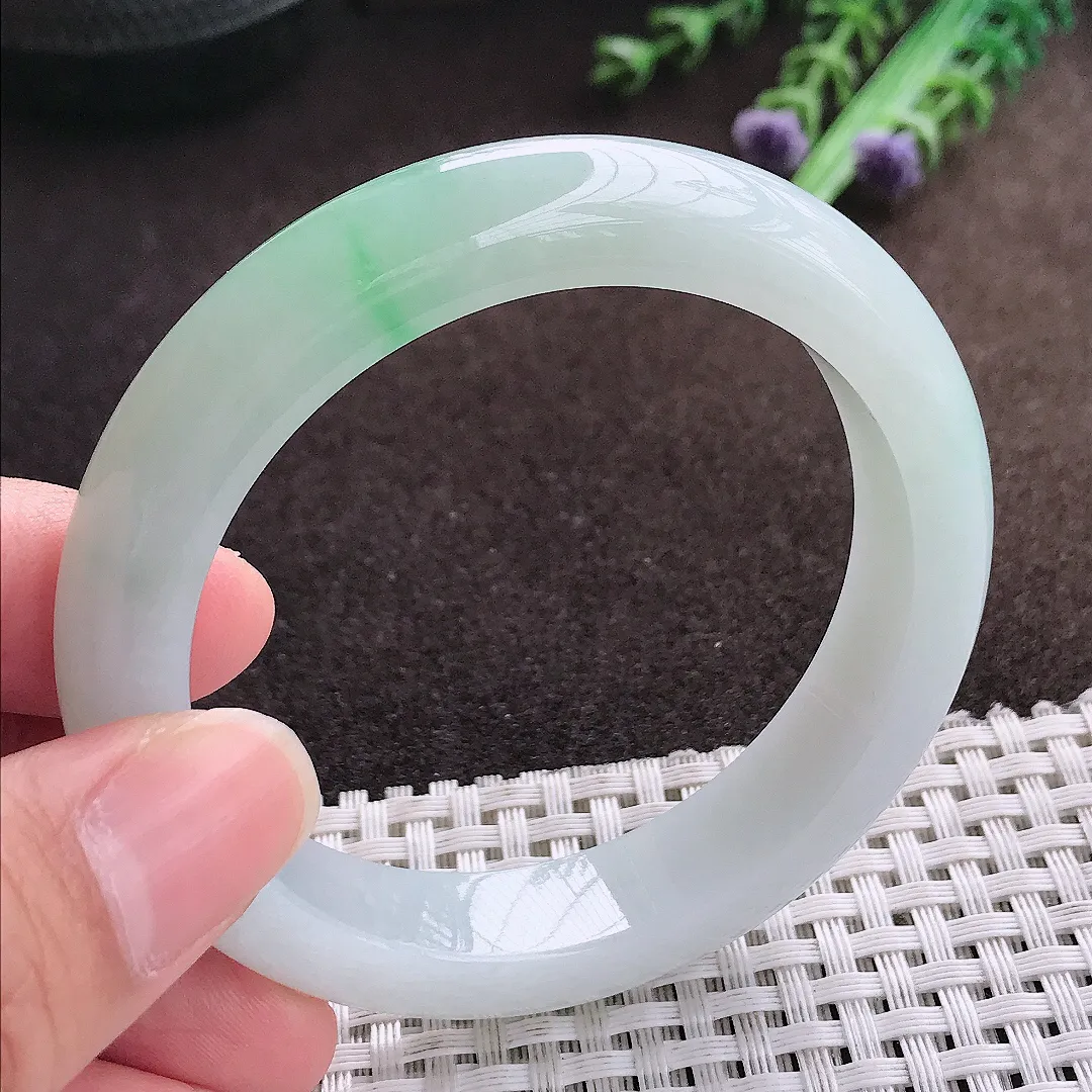 天然a货翡翠54/11.8/8.5老坑精美冰润飘绿手镯宽边翡翠玉手镯