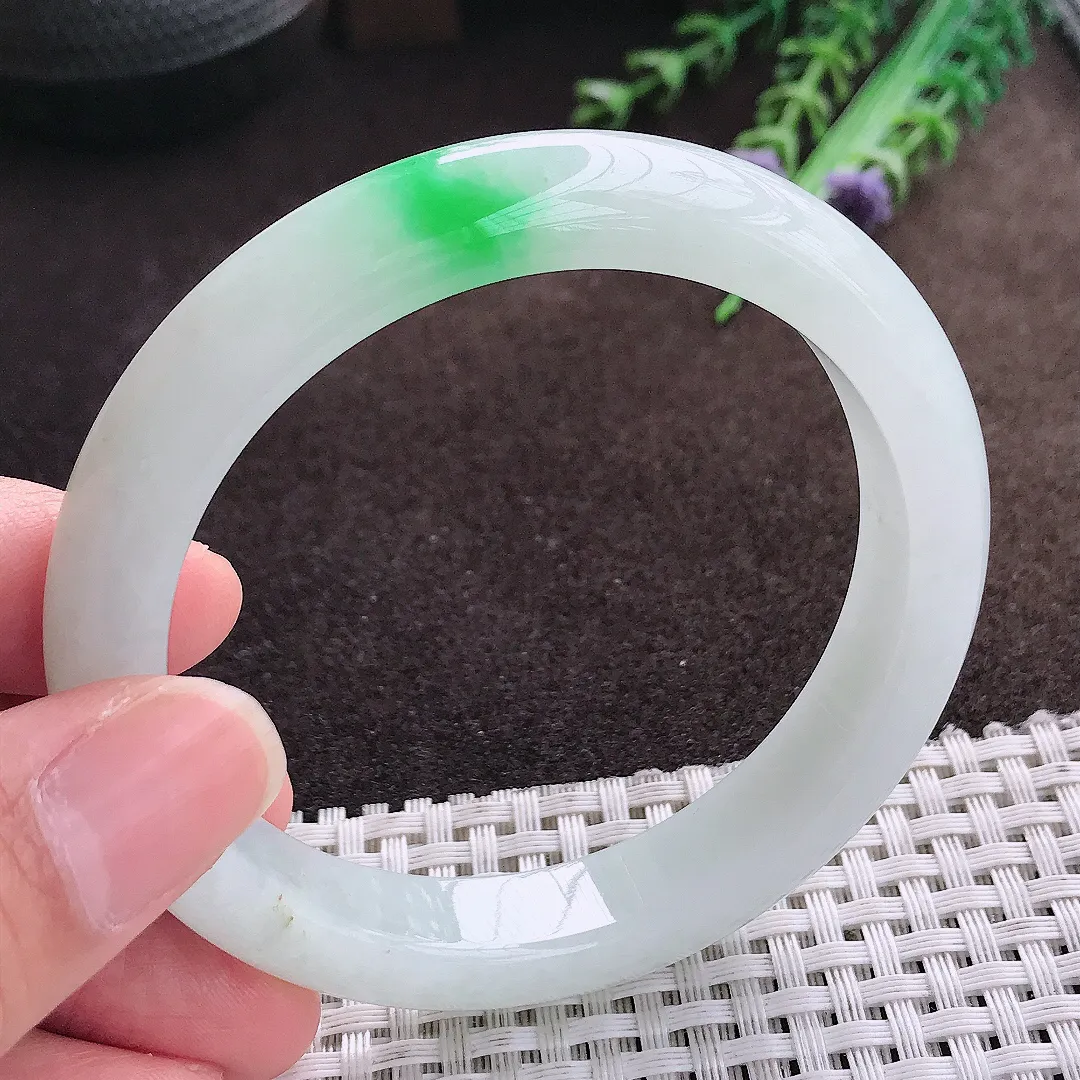 天然a货翡翠57.5/1.3/8.3老坑精美飘阳绿手镯宽边翡翠玉手镯