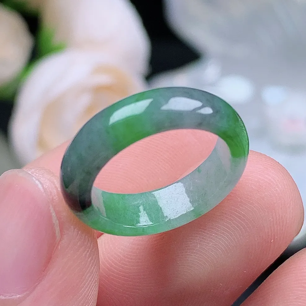 缅甸翡翠老坑种翡翠水润小圈口乌鸡飘绿戒指玉指环  水润通透 尺寸：15-4.9-2.8mm 8-9号圈口4S