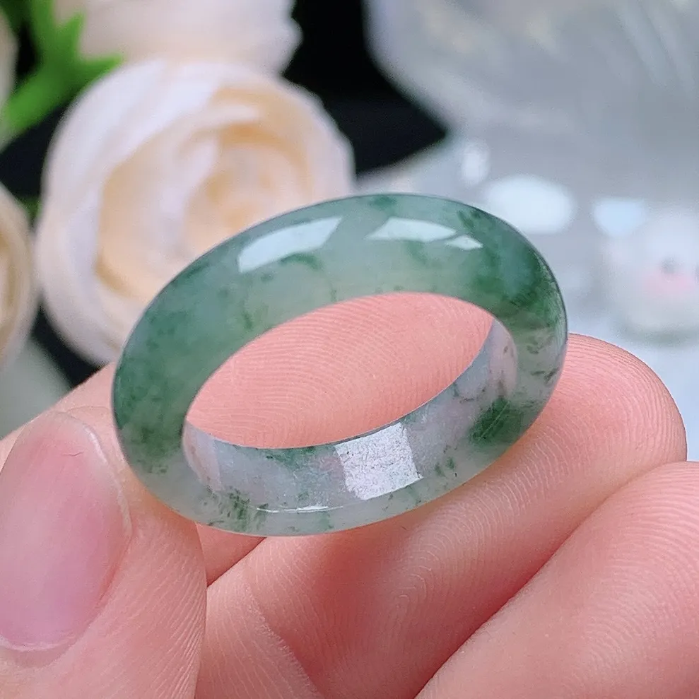 缅甸翡翠老坑种水润起胶飘绿花戒指玉指环  水润通透 尺寸：18.5-5.6-3.4mm 18-19号圈口3S