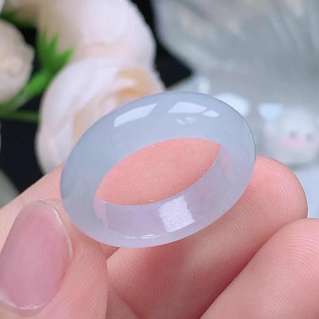 缅甸翡翠老坑种水润起胶白月光戒指玉指环  水润通透 尺寸：17.4-4.5-3.2mm 15号圈口3S