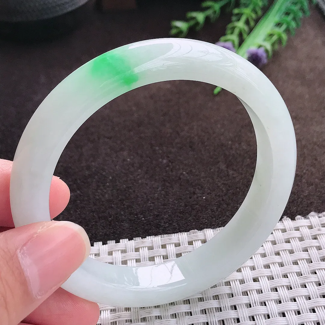 天然a货翡翠57.5/1.3/8.3老坑精美飘阳绿手镯宽边翡翠玉手镯