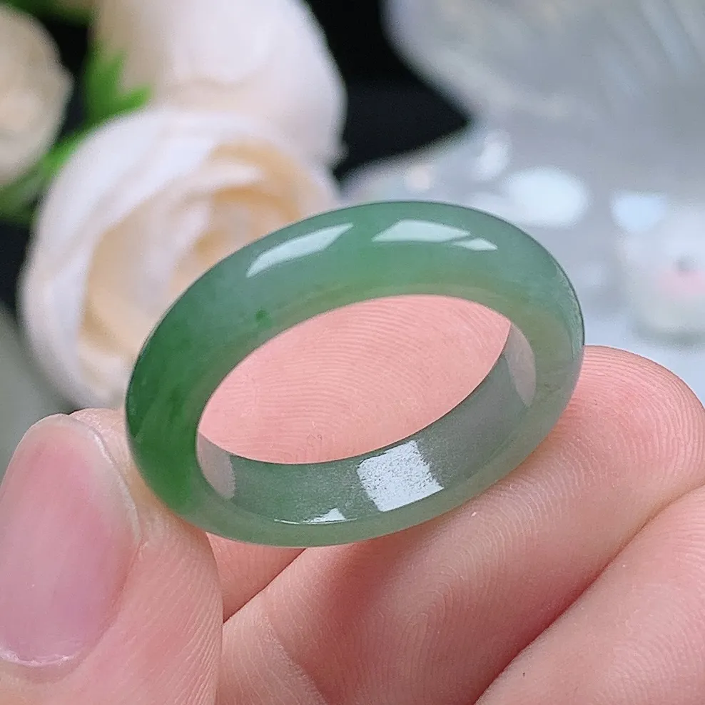 缅甸翡翠老坑种翡翠水润飘绿戒指玉指环  水润通透 尺寸：18.2-4.6-3.6mm 17-18号圈口4S