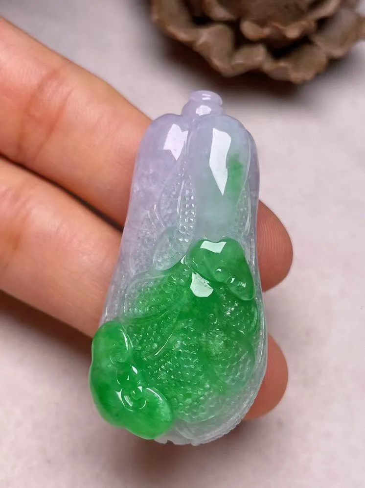 冰糯种阳绿【百财聚来】吊坠，种水好，玉质细腻 ，卖相好.