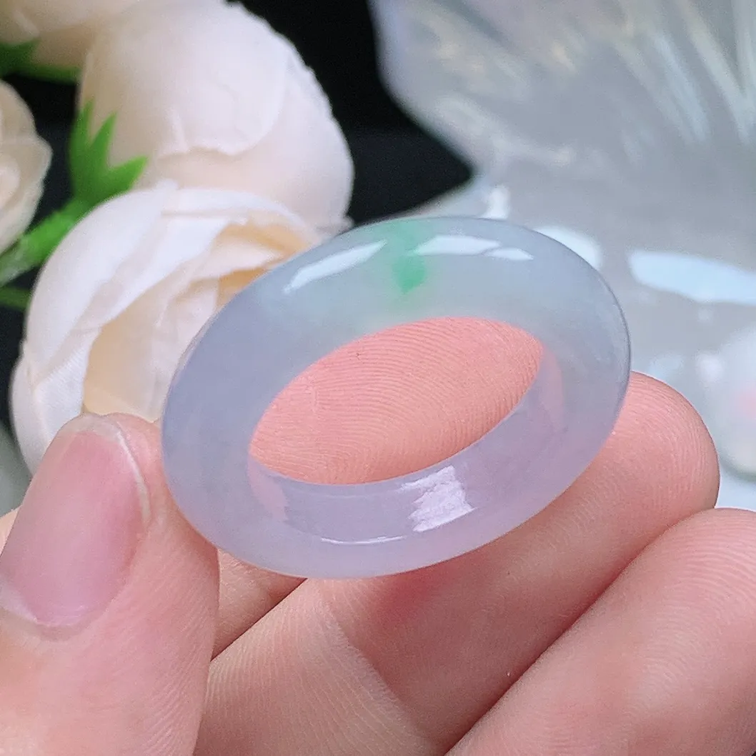 缅甸翡翠老坑种翡翠淡春彩飘绿戒指玉指环  水润通透 尺寸：19.8-5.6-5mm 22号圈口4S