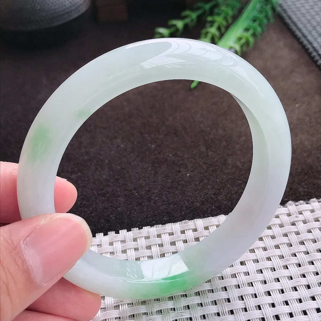 天然a货翡翠60/11/8.8老坑冰润起胶飘绿大圈口手镯宽边翡翠玉手镯