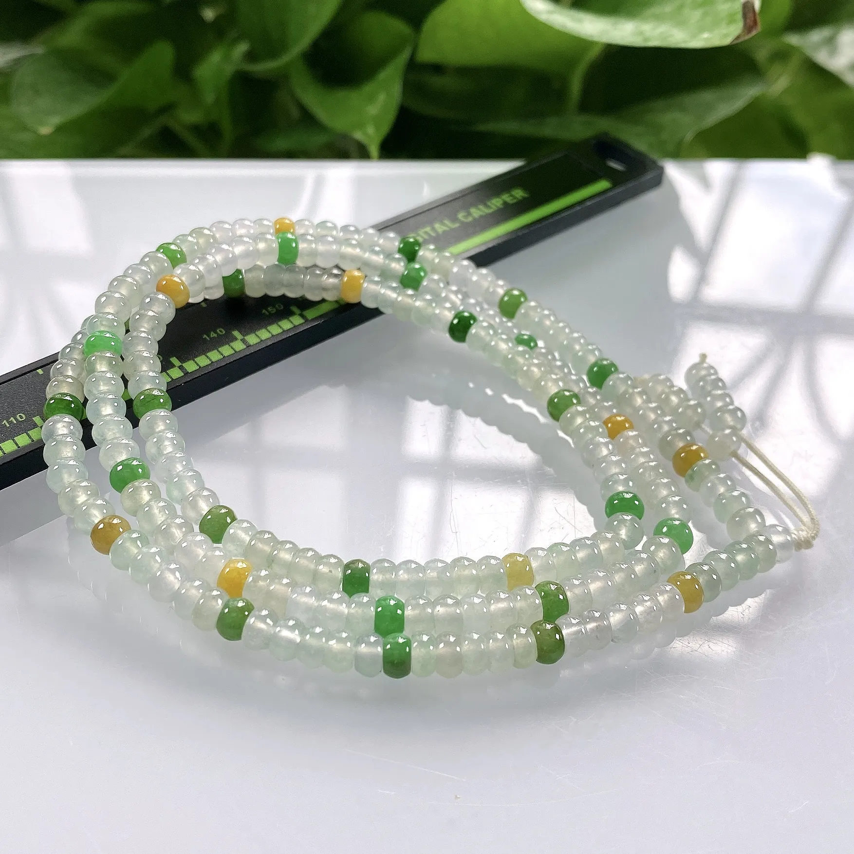 缅甸天然翡翠A货，高冰起光三彩算盘珠项链手链，尺寸：5/3.2mm，长度710mm，重量：33.49g