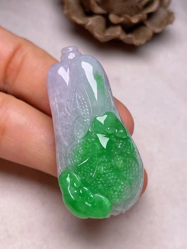 冰糯种阳绿【百财聚来】吊坠，种水好，玉质细腻 ，卖相好.