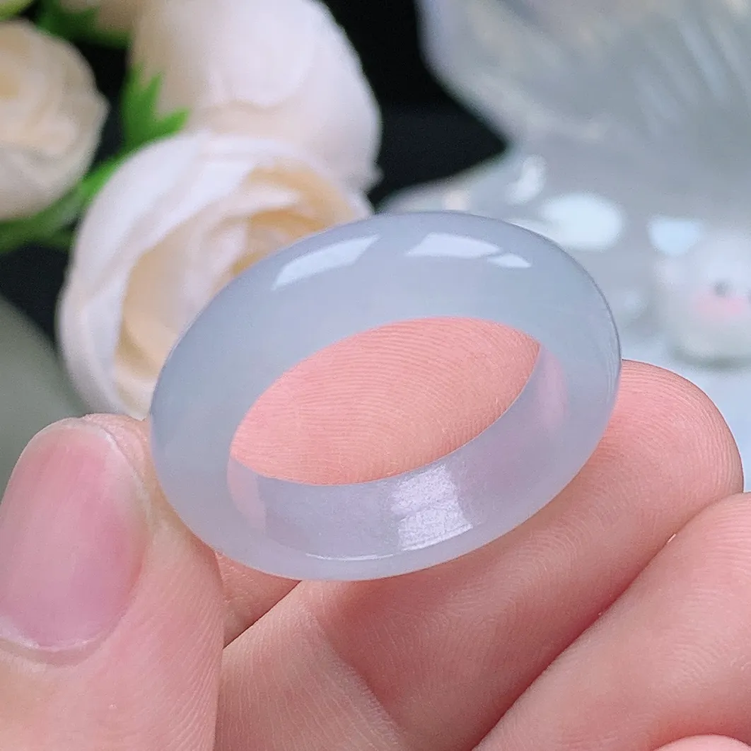 缅甸翡翠老坑种翡翠水润起胶白月光戒指玉指环  水润通透 尺寸：19.6-6.2-3.9mm 21-22号圈口4S