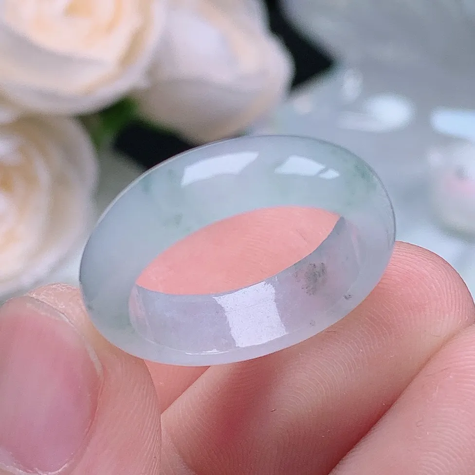 缅甸翡翠老坑种水润起胶飘花戒指玉指环  水润通透 尺寸：17.9-6-3.2mm 16号圈口3S