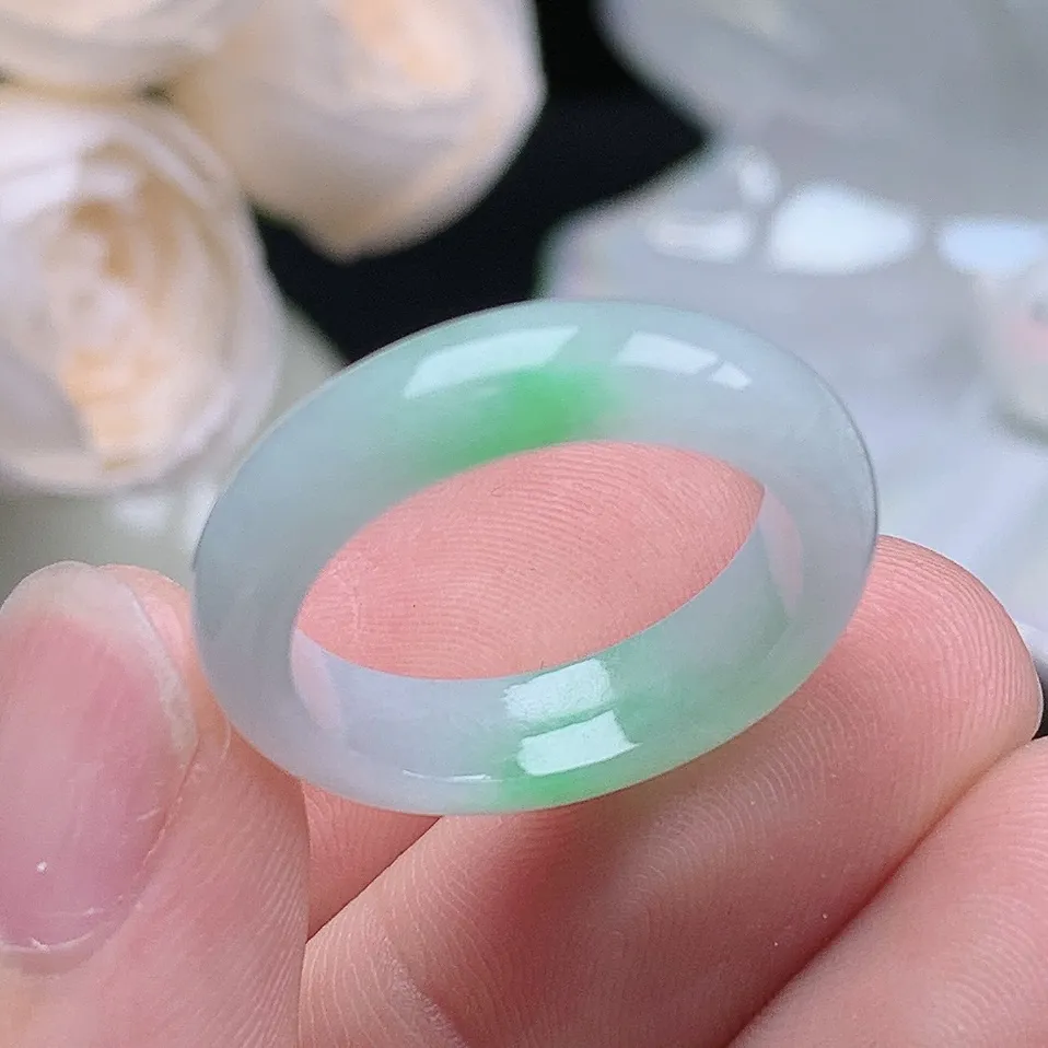 缅甸翡翠老坑种翡翠水润飘绿戒指玉指环  水润通透 尺寸：18.6-5.5-3.5mm 18-19号圈口4S