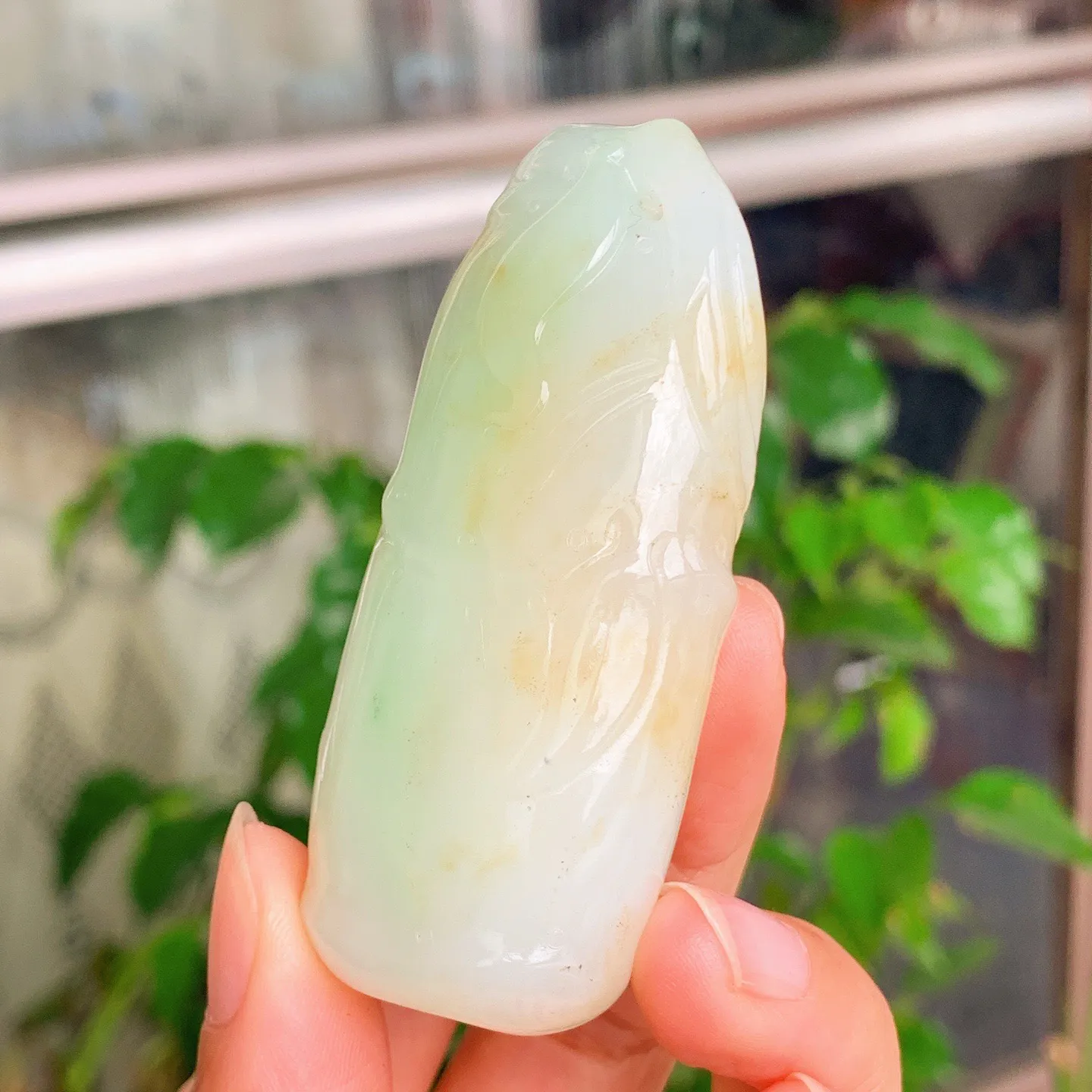 和田玉俄料翠青节节高升挂件。尺寸69/31/19重79克。玉质细腻油润。手推出油。佩戴高端典雅。lt