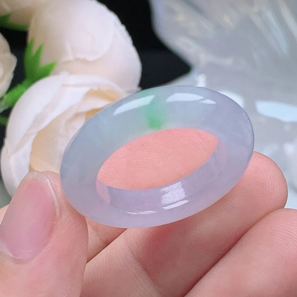 缅甸翡翠老坑种翡翠淡春彩飘绿戒指玉指环  水润通透 尺寸：19.8-5.6-5mm 22号圈口4S