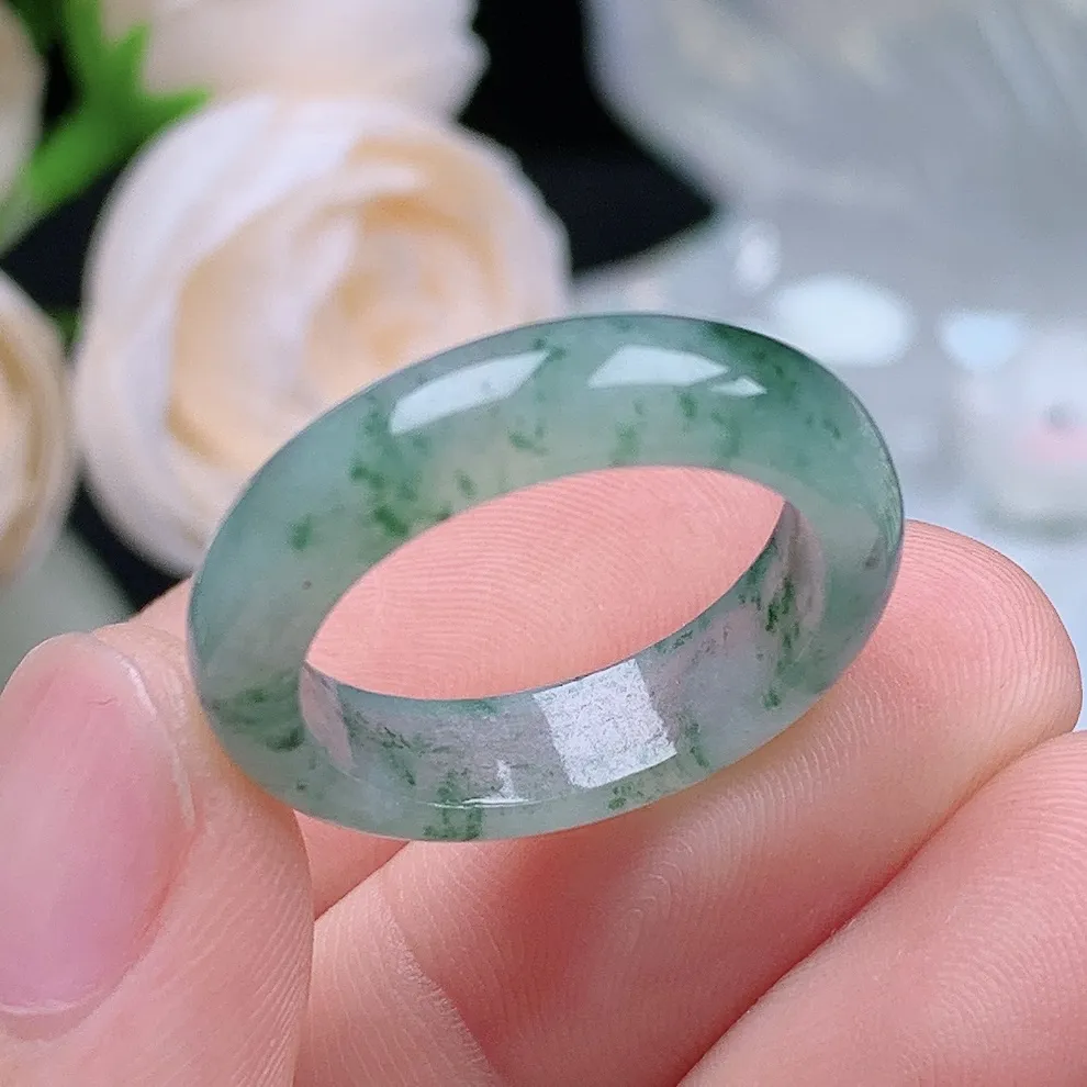 缅甸翡翠老坑种水润起胶飘绿花戒指玉指环  水润通透 尺寸：18.5-5.6-3.4mm 18-19号圈口3S