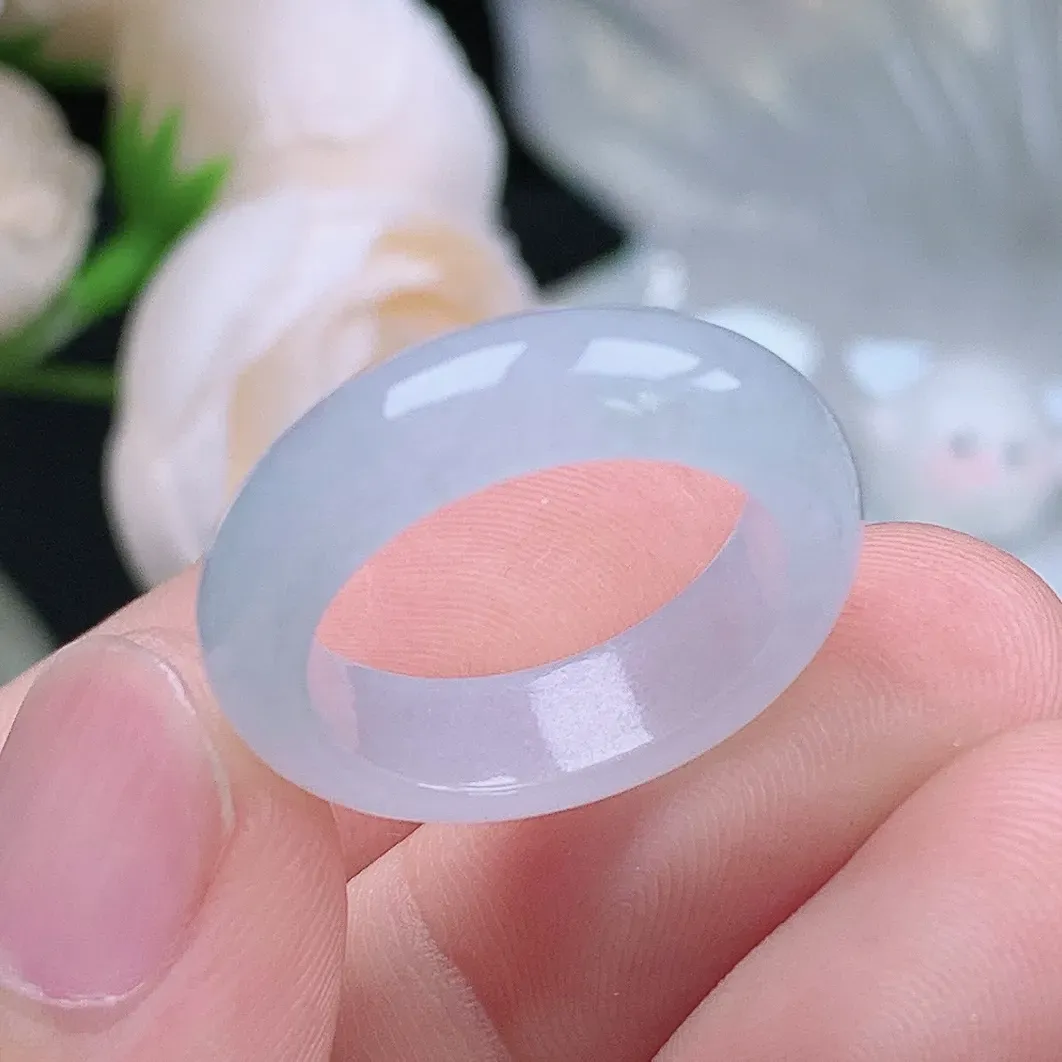 缅甸翡翠老坑种水润起胶白月光戒指玉指环  水润通透 尺寸：17.4-4.5-3.2mm 15号圈口3S
