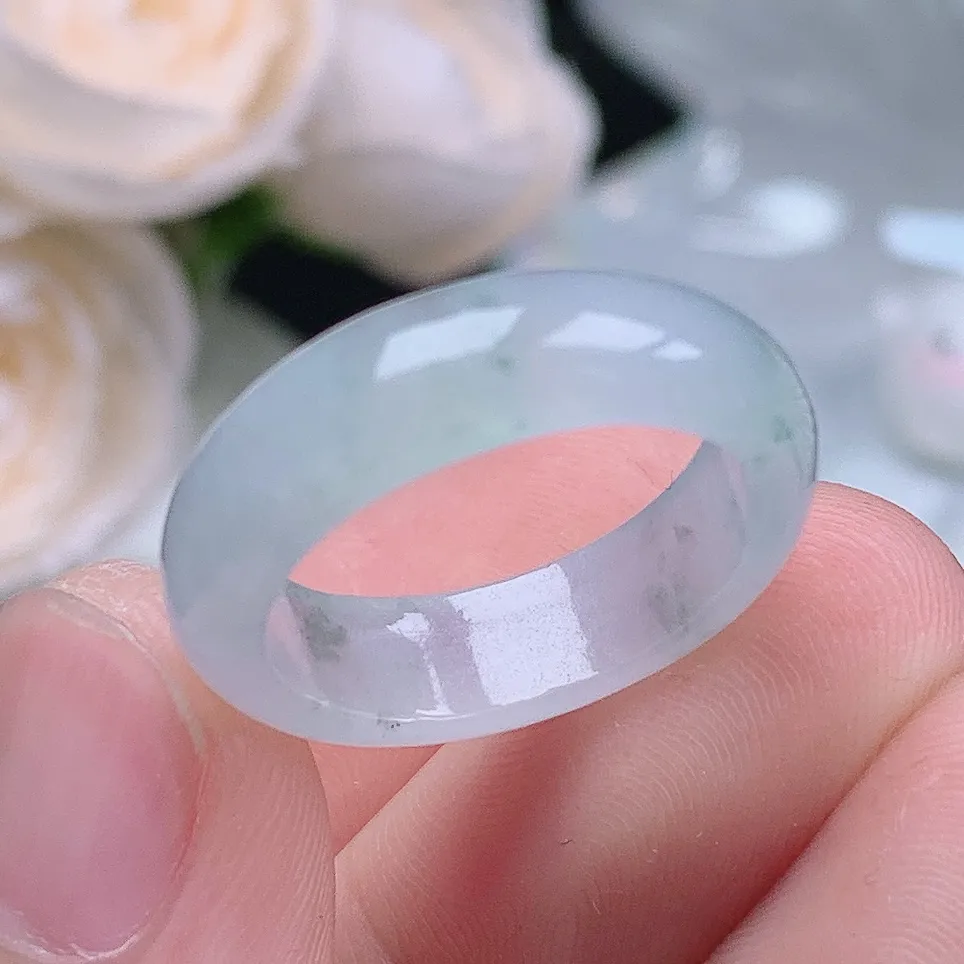 缅甸翡翠老坑种水润起胶飘花戒指玉指环  水润通透 尺寸：17.9-6-3.2mm 16号圈口3S